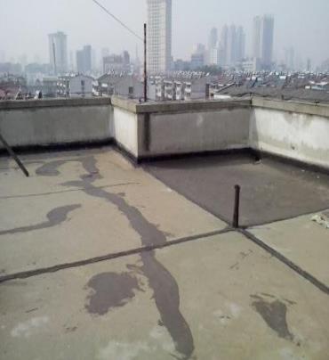 临桂漏水维修 楼顶漏水是什么原因，楼顶漏水维修方法是什么?